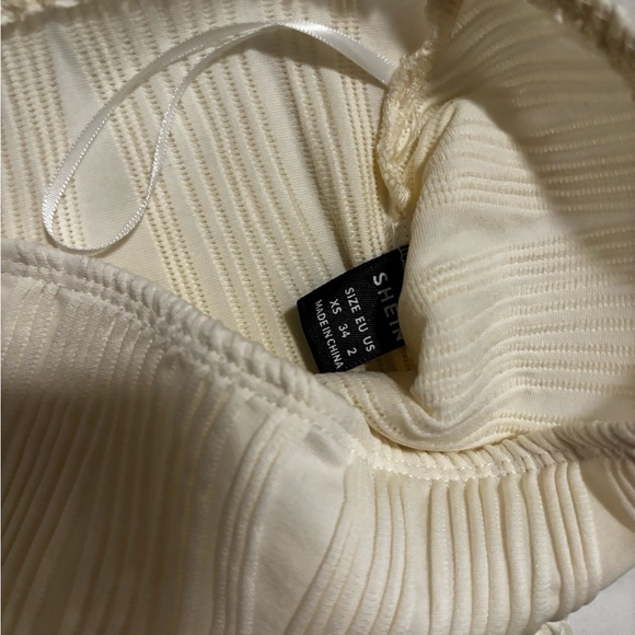 Textured bandeau crop top - Picture 3 of 3